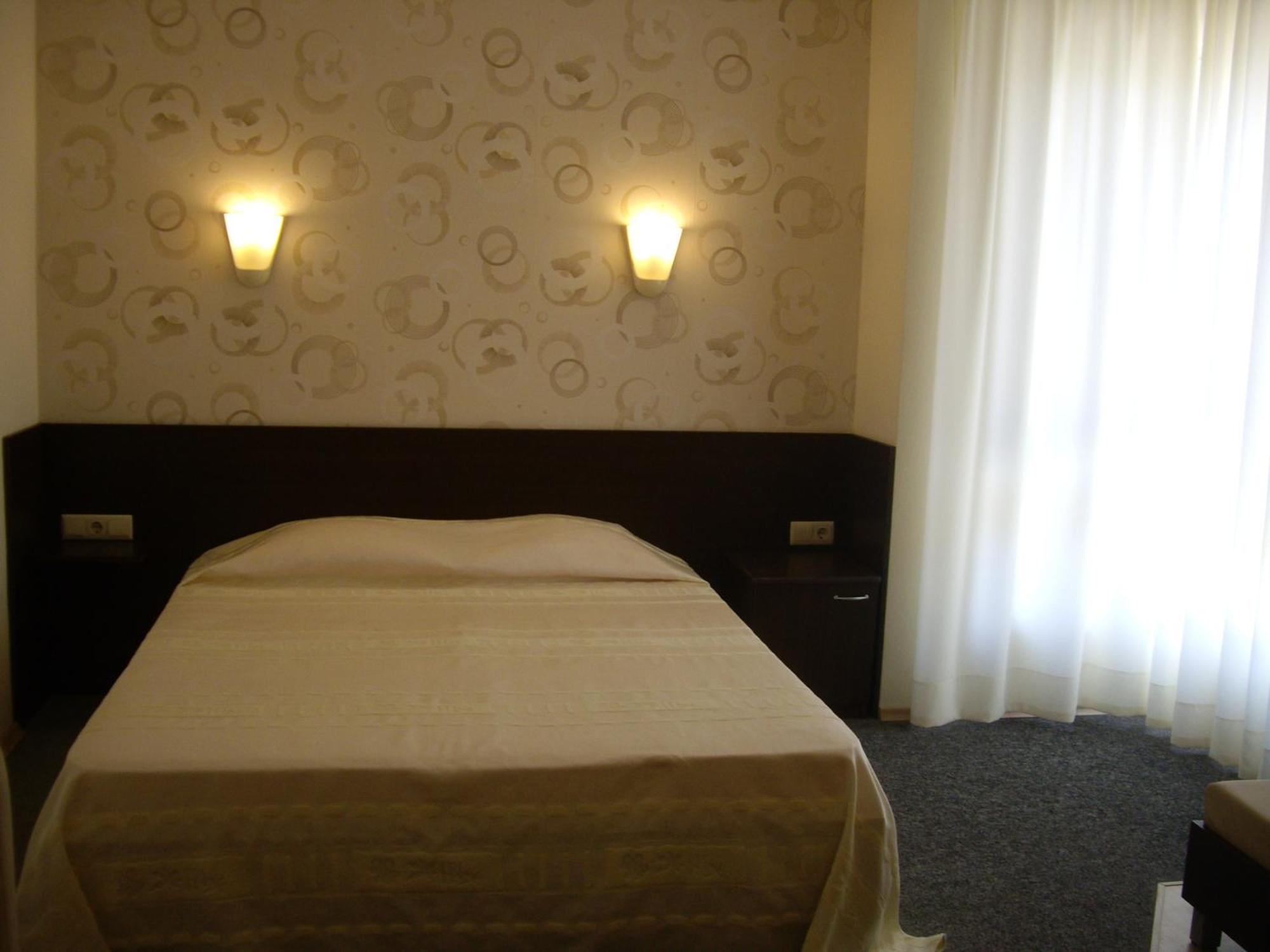 Family Hotel Avramov Vidin Room photo