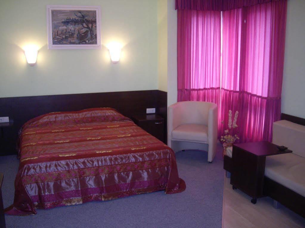 Family Hotel Avramov Vidin Exterior photo